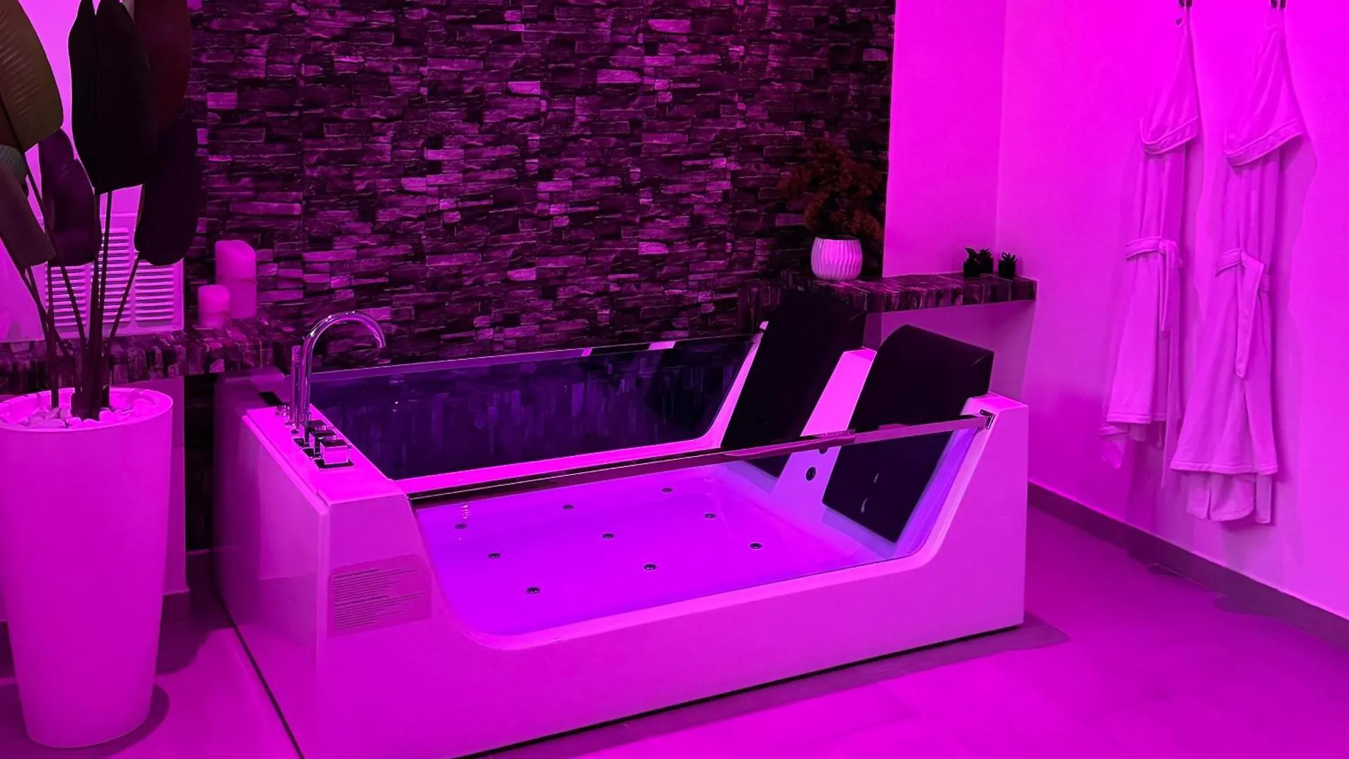Jacuzzi Apartment Near Center Of Rome Italy