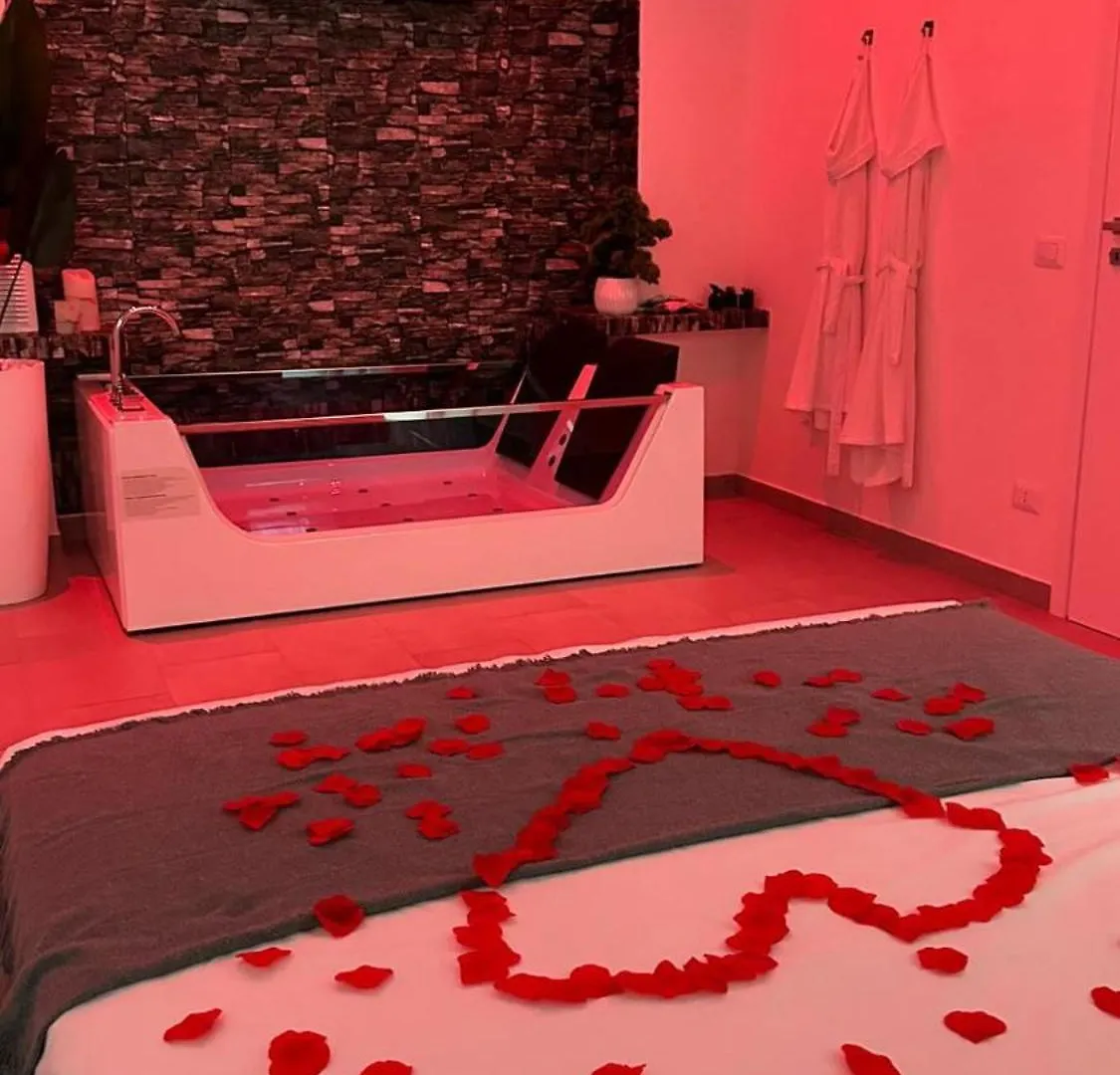 Jacuzzi Apartment Near Center Of Rome 0*,  Italy